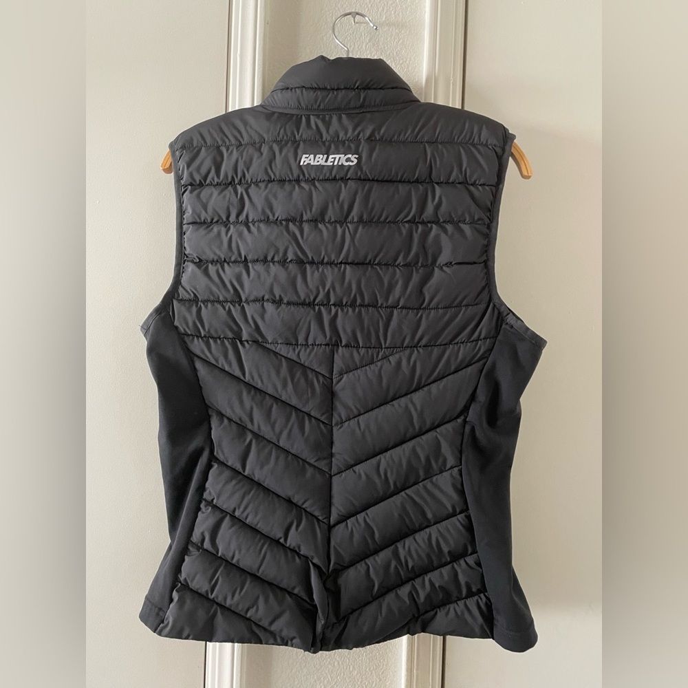 Fabletics Lightweight Adventure Vest - Picture 5 of 5
